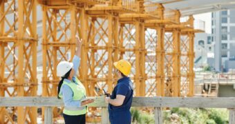 3 ways IoT Solutions Reduce Cost Overruns in Construction